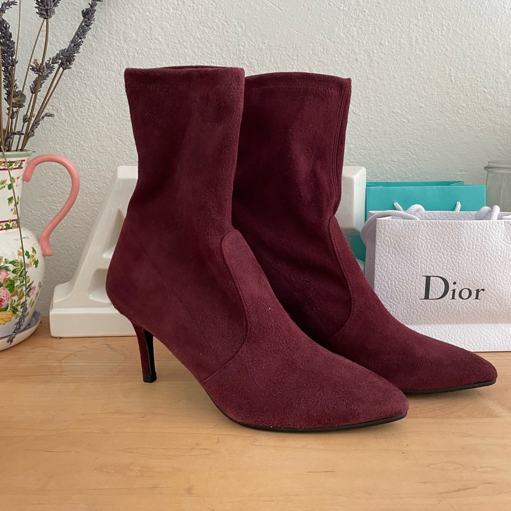 Brand new Stuart Weitzman The Wren short suede boots